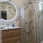 Brand New Sea View Walking Distance To The Sea 200m דירה לימסול